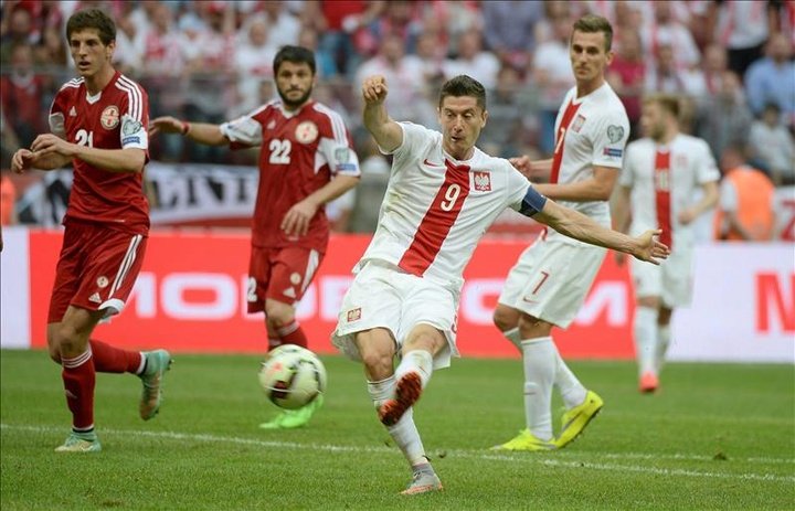 4-0. Milik y Lewandovski refuerzan el liderato de Polonia