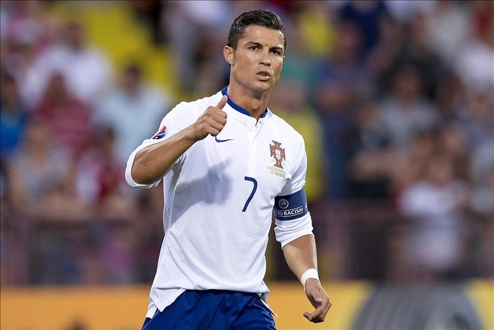 Tres goles de Cristiano Ronaldo reforzaron el dominio del grupo I de la fase de clasificación para la Eurocopa 2016 de Portugal. EFE