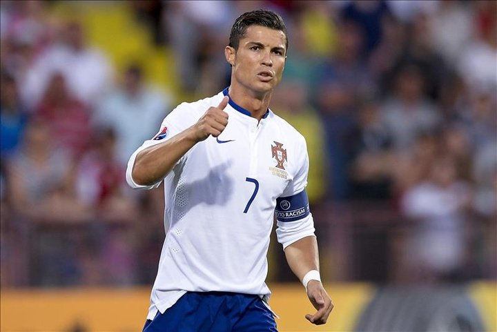 Cristiano reafirma a Portugal; Alemania golea 0-7 a Gibraltar