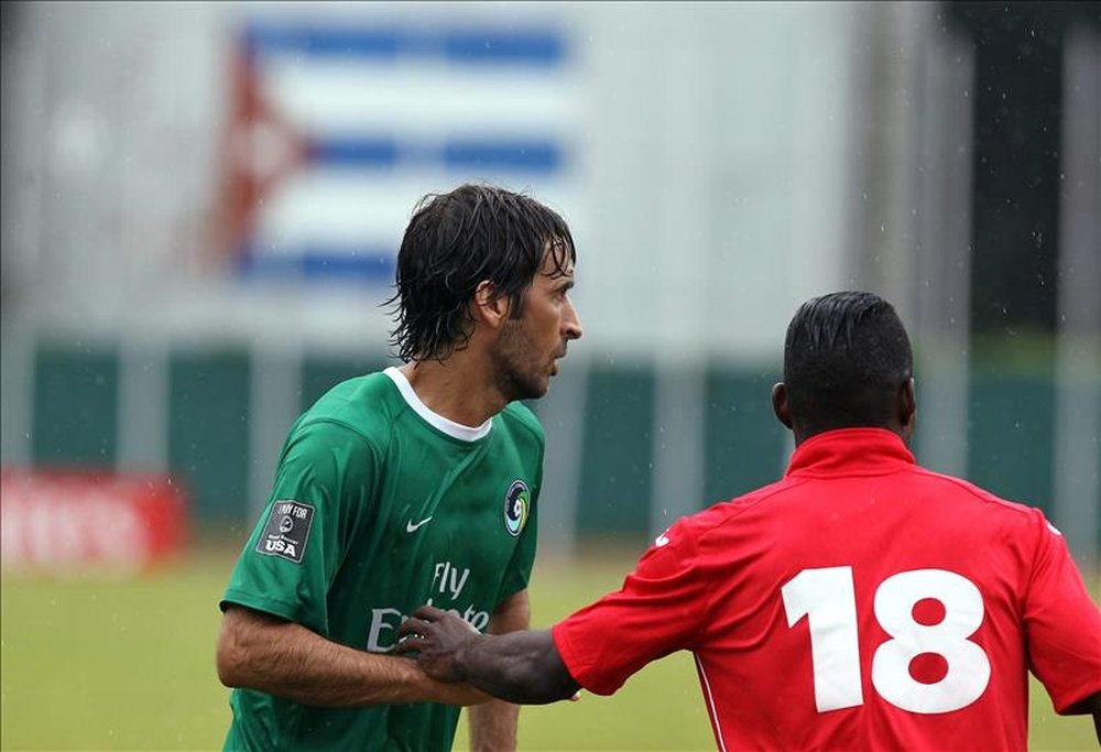 El jugador del Cosmos Raúl González (i). EFE/Archivo