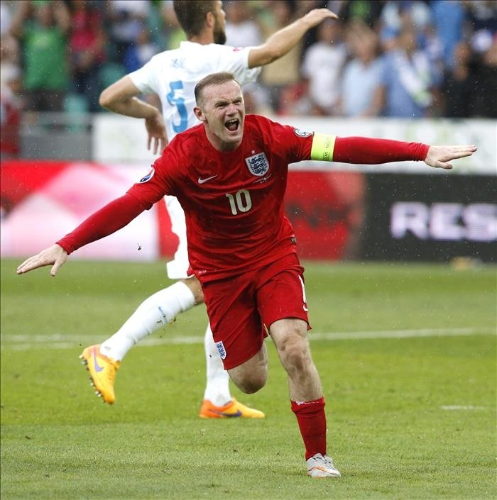 Wayne Rooney celebra el tanto marcado por él. EFE