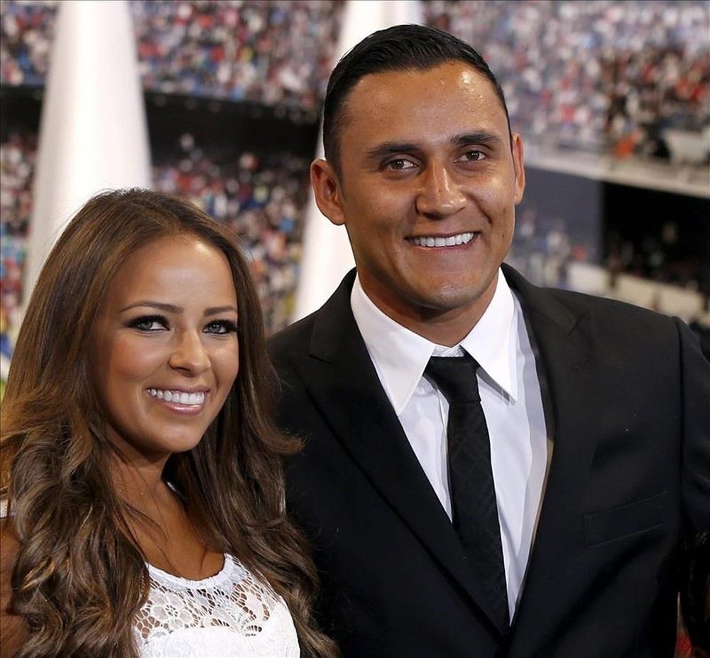 El portero costarricense del Real Madrid, Keylor Navas, y su esposa, Andrea Salas. EFE//Archivo 