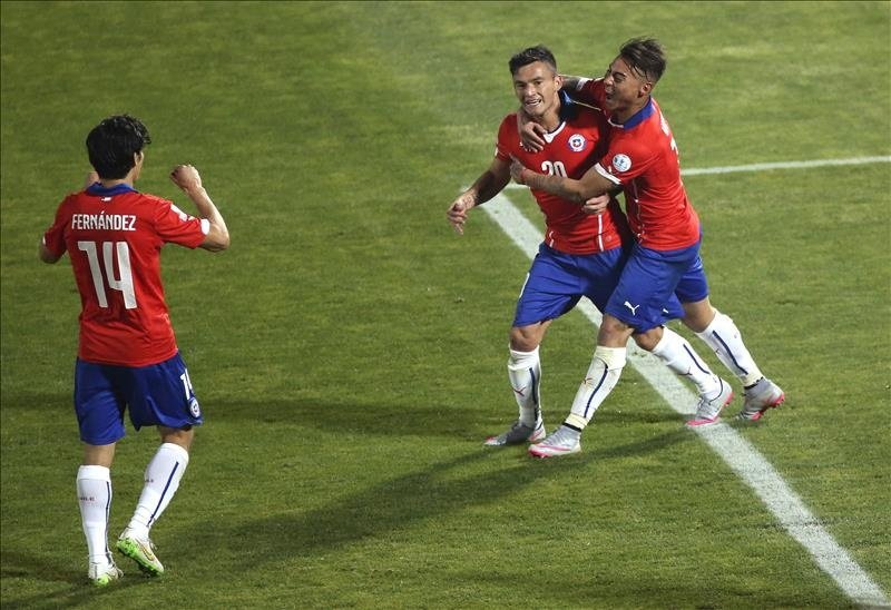 5-0. Chile fulmina a Bolivia y pasa a cuartos como líder del grupo A