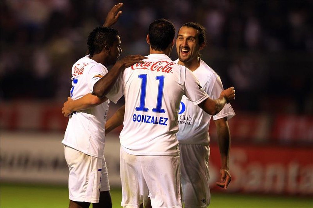 La victoria pone a Liga de Quito en lo alto de la clasificación con 44 puntos, con dos partidos menos, uno contra Emelec, por la participación de este en Copa Libertadores, y el último frente a El Nacional. EFE/Archivo