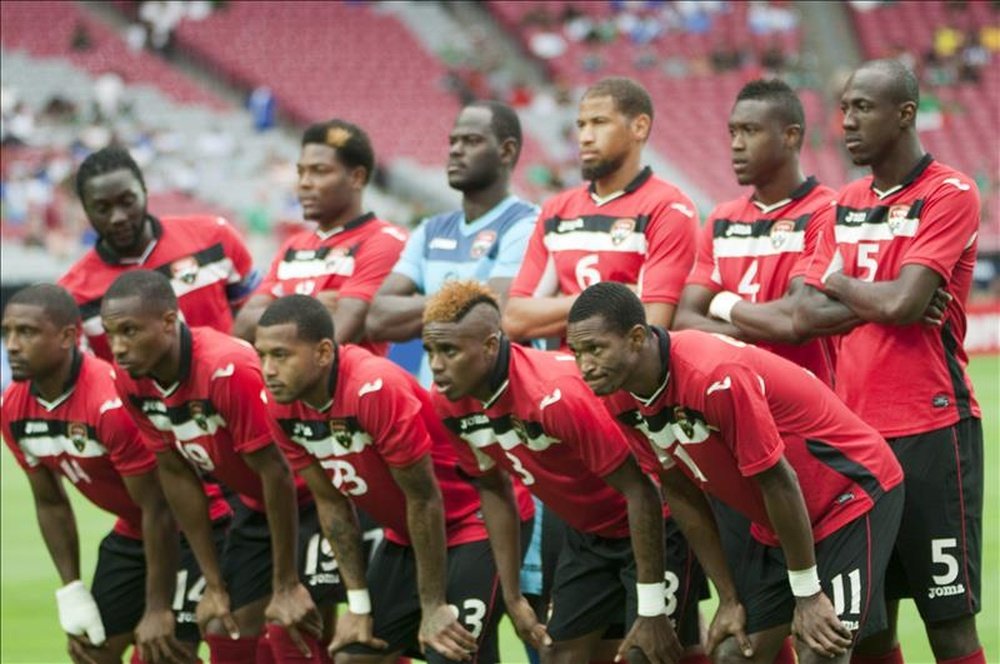 Los titulares de la selección nacional de fútbol de Trinidad y Tobago fueron registrados este domingo antes de enfrentar a Cuba, previo a un partido del grupo C de la Copa Oro, en el estadio de la Universidad de Phoenix (Arizona, EE.UU.). Los trinitarios se impusieron 2-0 y accedieron a los cuartos de final del certamen. EFE