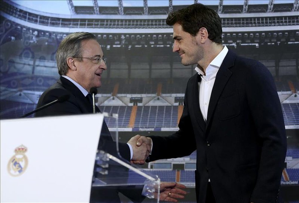 Florentino se deshizo en elogios hacia Iker Casillas. EFE