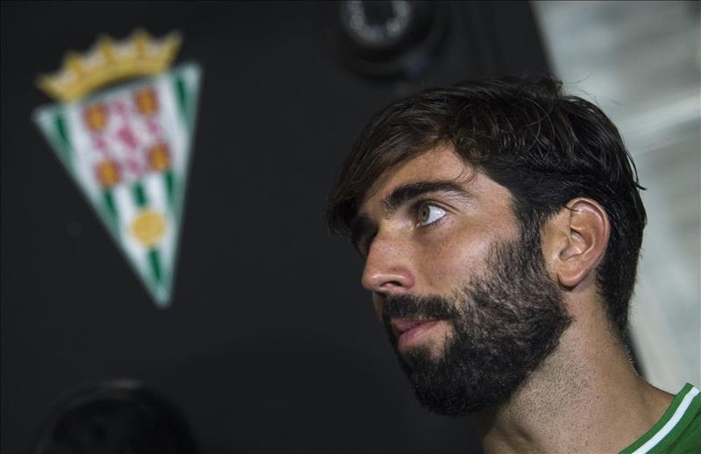 El defensa sevillano José Ángel Crespo, en su etapa como jugador del Córdoba. EFE/Archivo