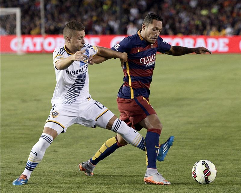 Ésta es la oferta que espera a Adriano en la Lazio