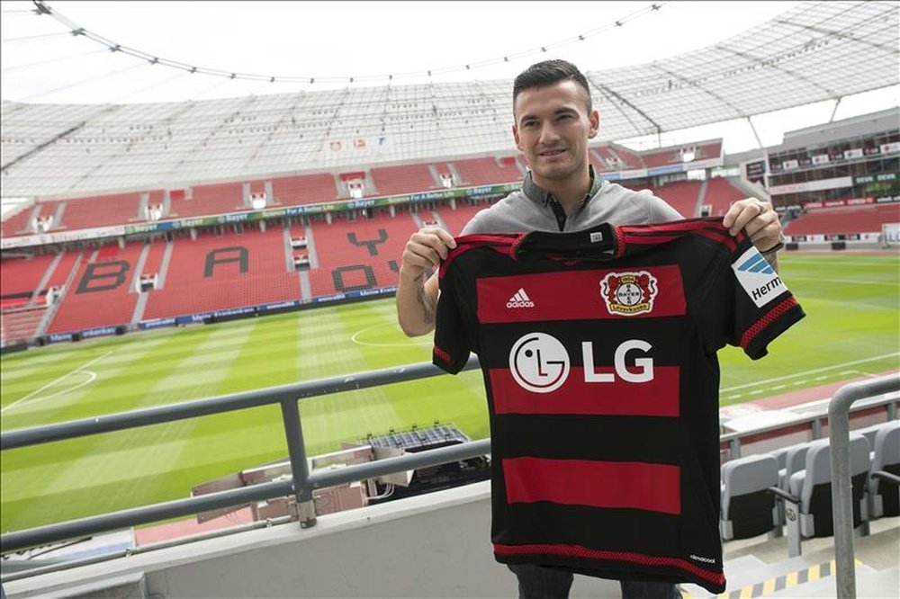 Aránguiz seguirá en el Bayer Leverkusen. EFE