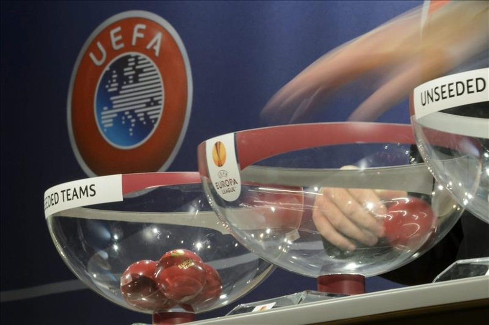 Sorteo de la Liga Europa en la sede de la UEFA. EFE/Archivo