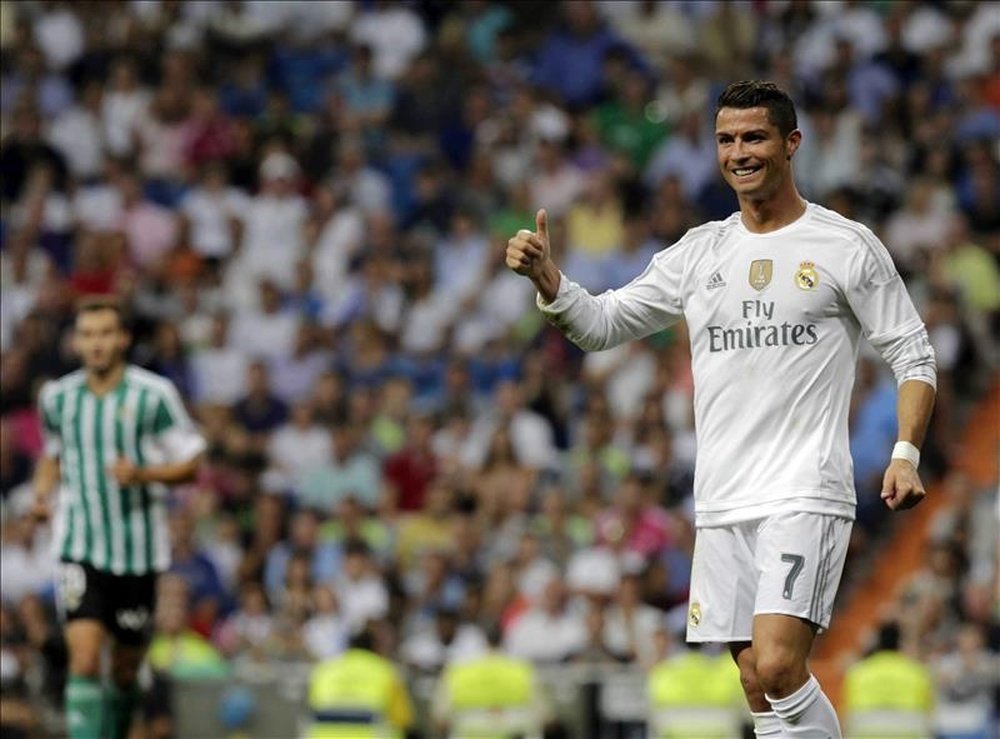 El delantero portugués del Real Madrid Cristiano Ronaldo durante el partido de la segunda jornada de Liga que Real Madrid y Real Betis jugaron en el estadio Santiago Bernabéu. EFE
