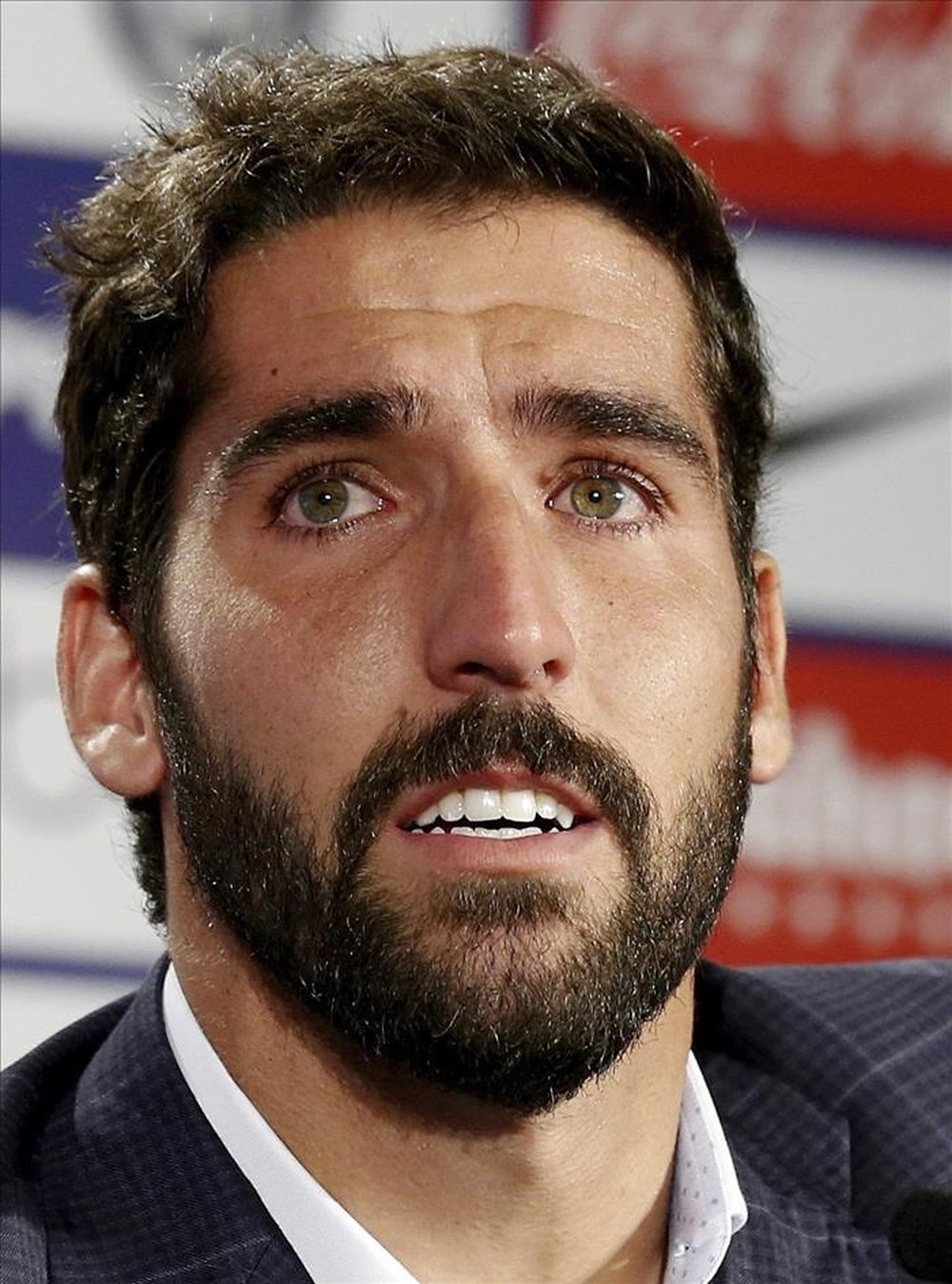 Raúl García se despidió del Atlético con lágrimas en los ojos. EFE