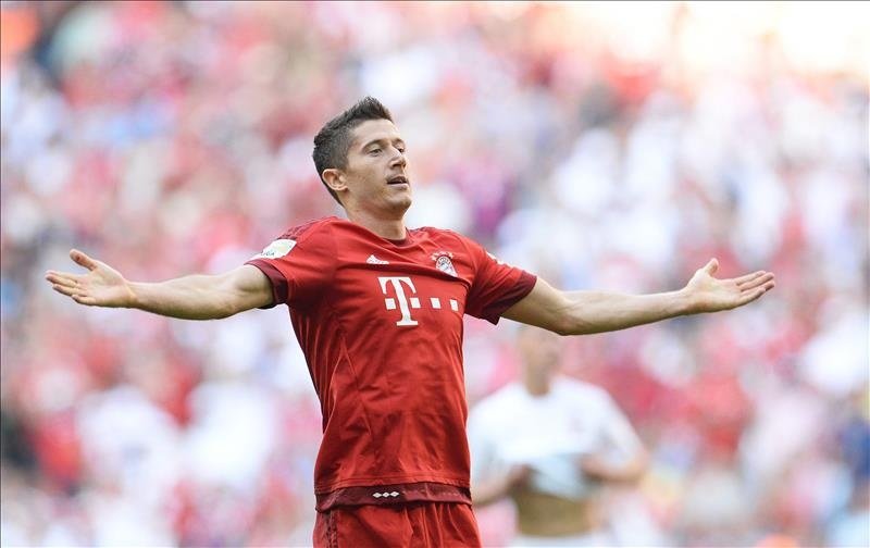 Lewandowski resumes Bayern training