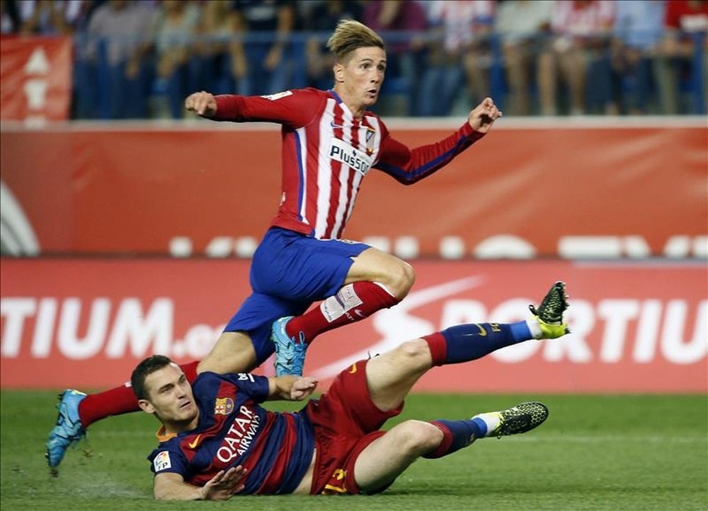 La mejor versión de Torres siempre aparece ante el Barça. EFE