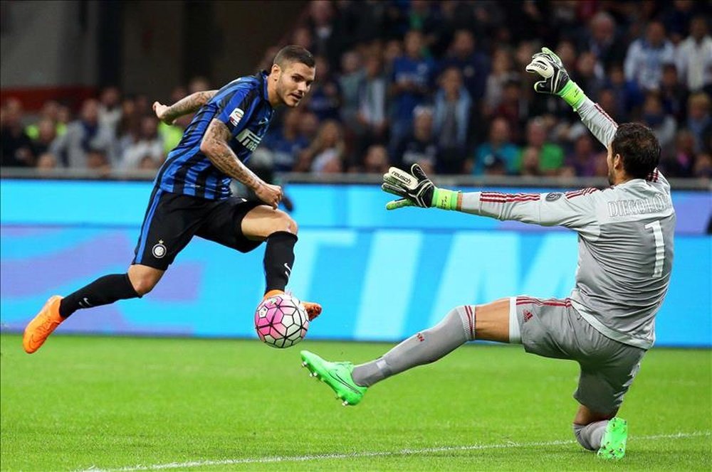 Mauro Icardi tiene los mejores números del Inter, pero ni así lograron jugar Champions. EFE/EPA