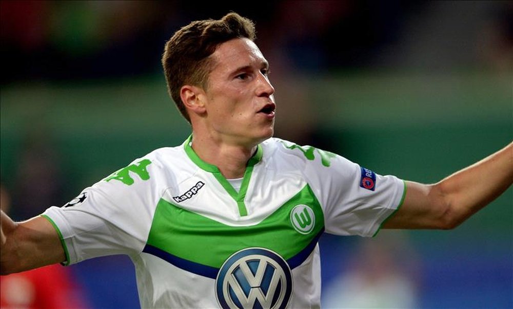 Manchester United have made a £30 million bid for Wolfsburg attacker Julian Draxler. EFE