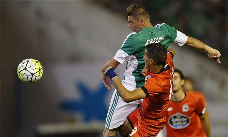 Joaquín se entrena al margen del grupo y es duda frente al Rayo