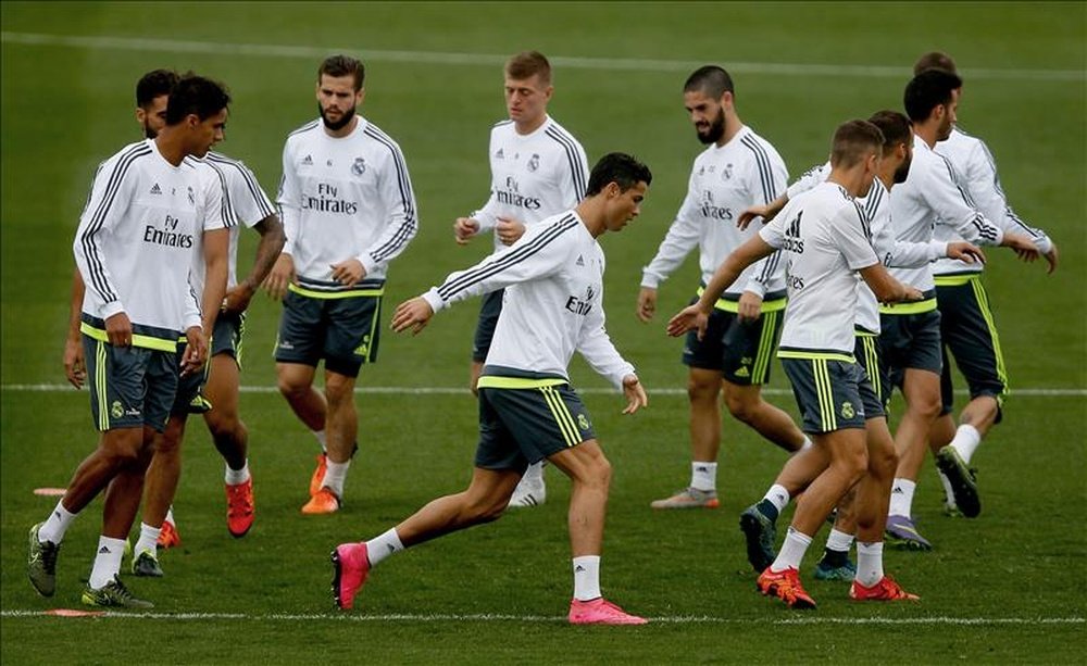 El Real Madrid ha entrenado esta mañana en Valdebebas, de cara al derbi de mañana frente al Atlético de Madrid en la séptima jornada de la liga BBVA. EFE