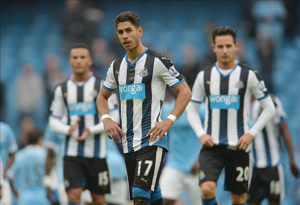 La marcha de Rafa Benítez podría provocar la salida de Ayoze Pérez. EFE/EPA