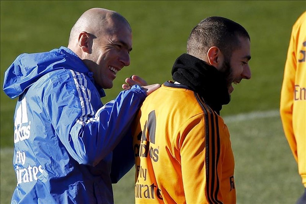 Zidane cree en la capacidad goleadora de Benzema. EFE/Archivo