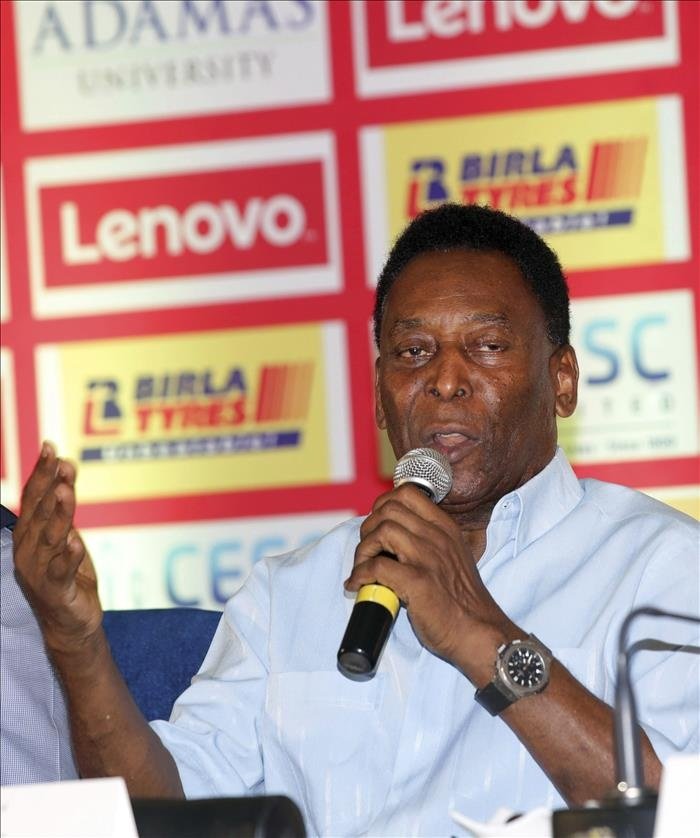 Pele: Brazil a team of individuals