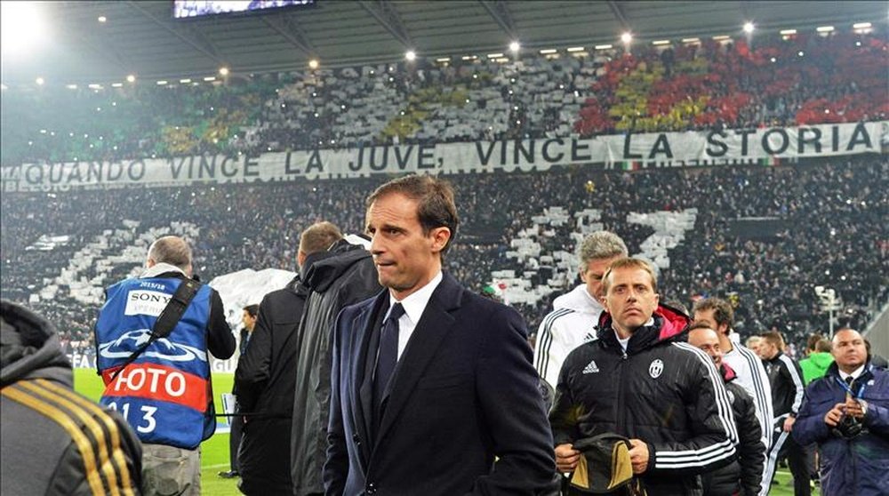 El entrenador de Juventus, Massimiliano Allegri visto durante un partido Juventus FC y Borussia Monchengladbach en el estadio Juventus en Turín ( Italia). EFE