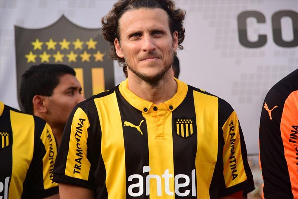 El jugador Diego Forlan de Peñarol. EFE/Archivo