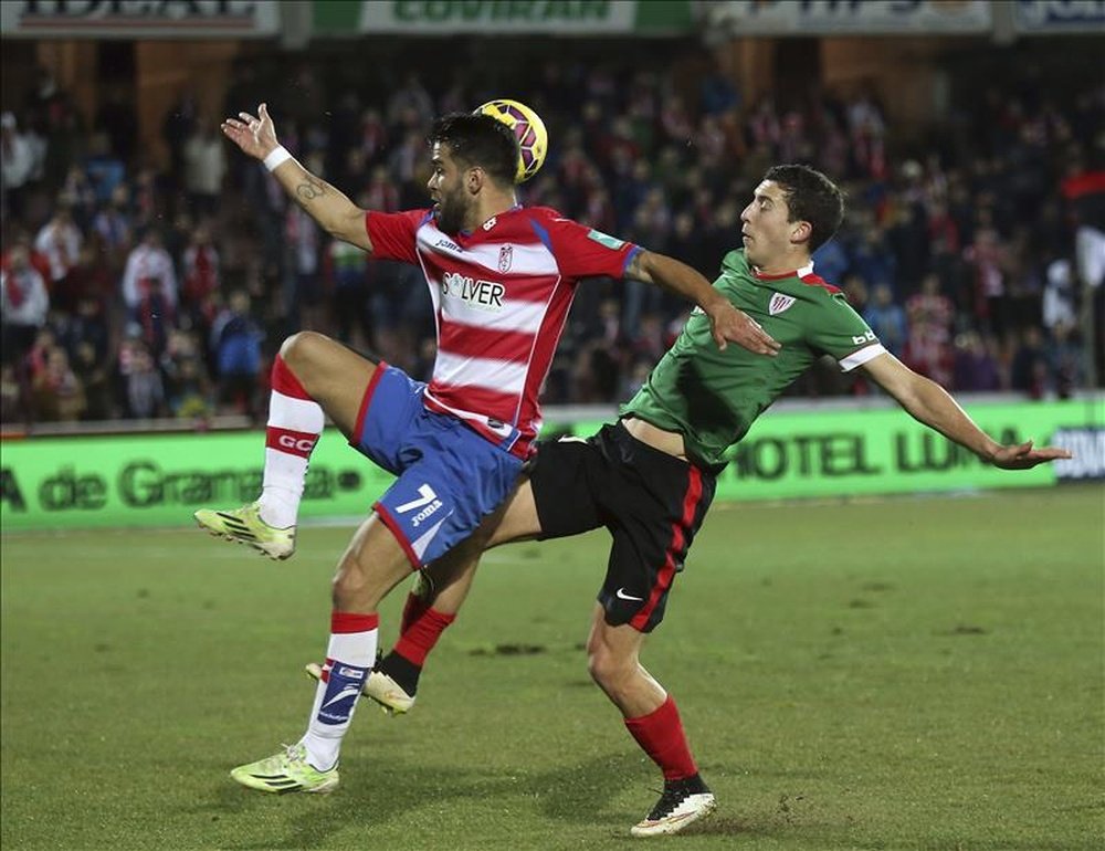 Daniel Candeias (L), pictured playing for Granada, has had his appeal rejected. EFE