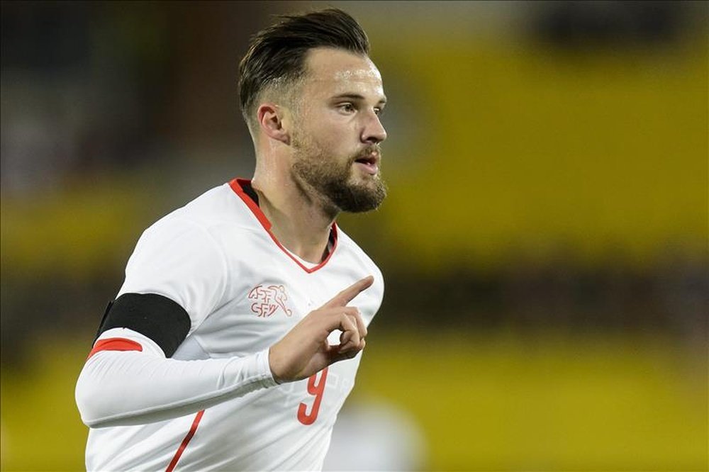 El futbolista suizo Haris Seferovic celebra su segundo tanto ante Austria. Twitter