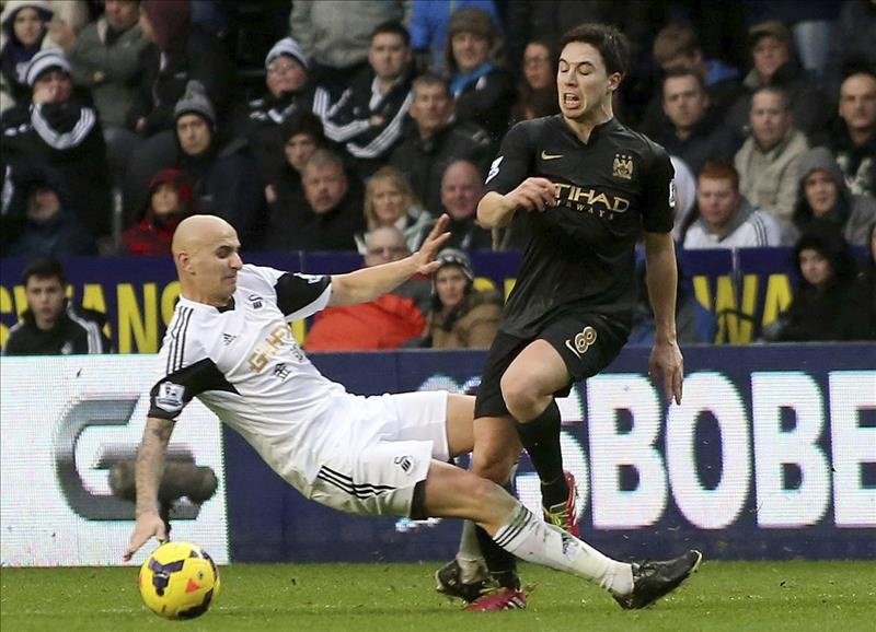 El jugador del Swansea Jonjo Shelvey perdió los papeles tras el encuentro de la FA. EPA/Archivo