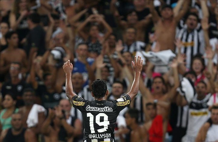 Botafogo quiere arrebatarle un jugador a Santa Cruz