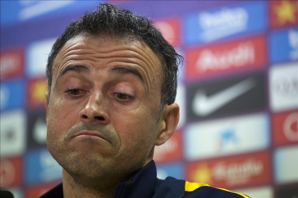 El entrenador del FC Barcelona, Luis Enrique Martínez, durante la rueda de prensa posterior al entrenamiento que el equipo azulgrana ha realizado esta mañana en la ciudad deportiva Joan Gamper para preparar su partido de LIga contra la Real Sociedad, mañana en el Camp Nou de Barcelona. EFE