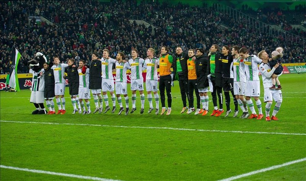 Los jugadores del Borussia Moenchengladbach celebran la contundente victoria conseguida ante el Bayern Múnich jugado en el Borussia Park de Alemania. EFE/EPA/Archivo