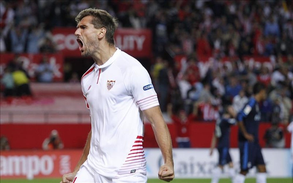 Llorente celebrates scoring for Sevilla. EFE/APA