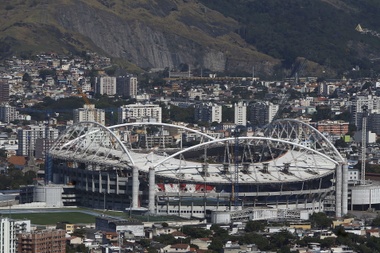 Fotografía de archivo fechada el 11 de agosto de 2014 que muestra el estadio olímpico João Havelange (Engenhão) intervenido para los trabajos de reforma de los Juegos Olímpicos de 2016, en Río de Janeiro (Brasil). EFE/Archivo
