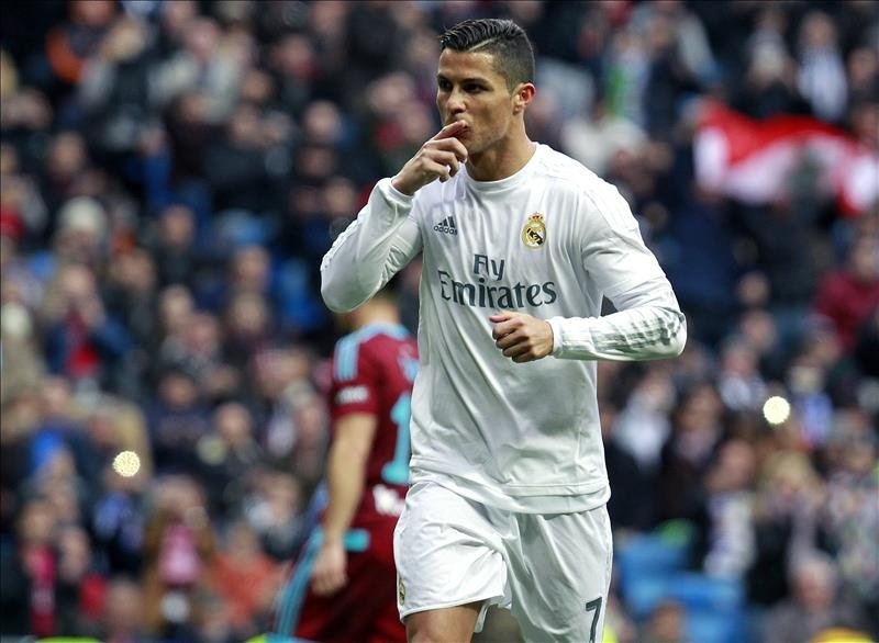 Cristiano Ronaldo ha lanzado 78 penaltis en sus ocho temporadas con el Madrid. EFE/Archivo