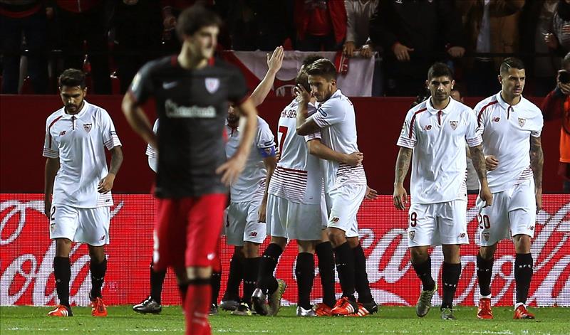 El Sevilla tuvo la suerte de cara ante un buen Athletic