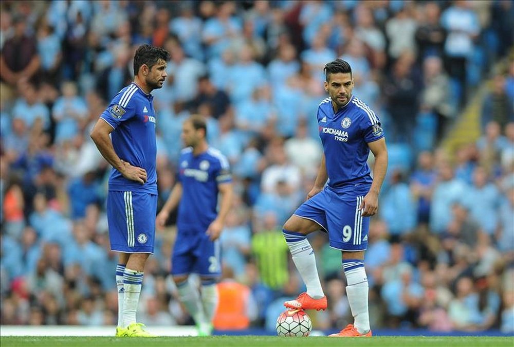 Los jugadores del Chelsea Diego Costa (izq ) y Radamel Falcao (dcha). EFE