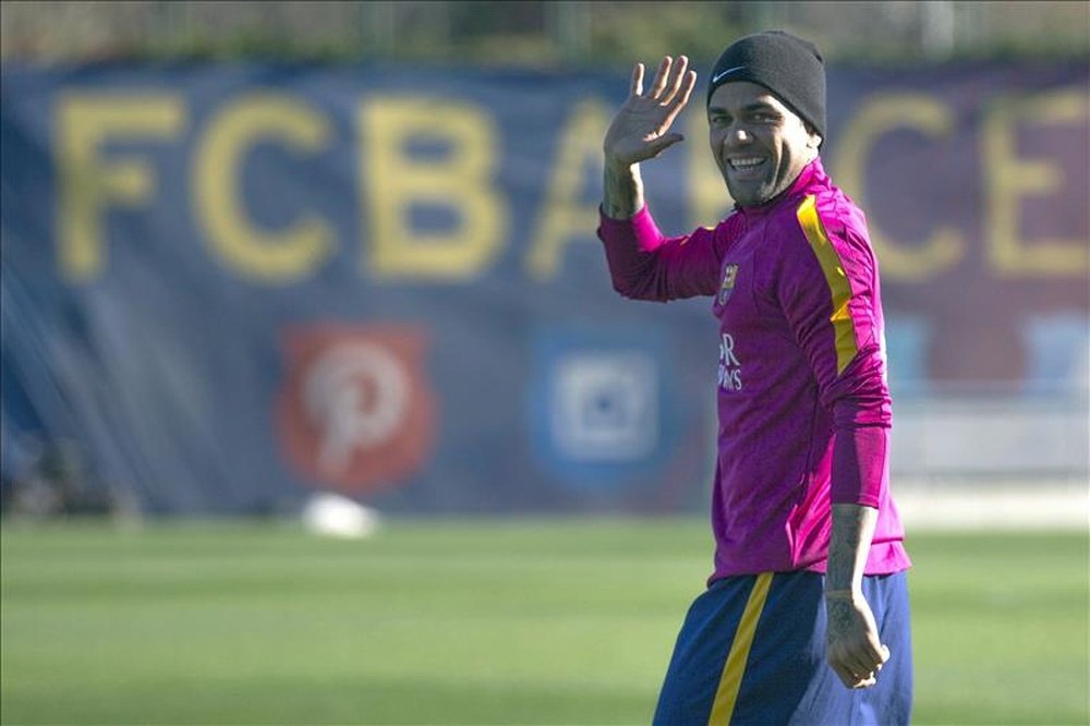 Dani Alves currently plays for Barcelona FC. EFE
