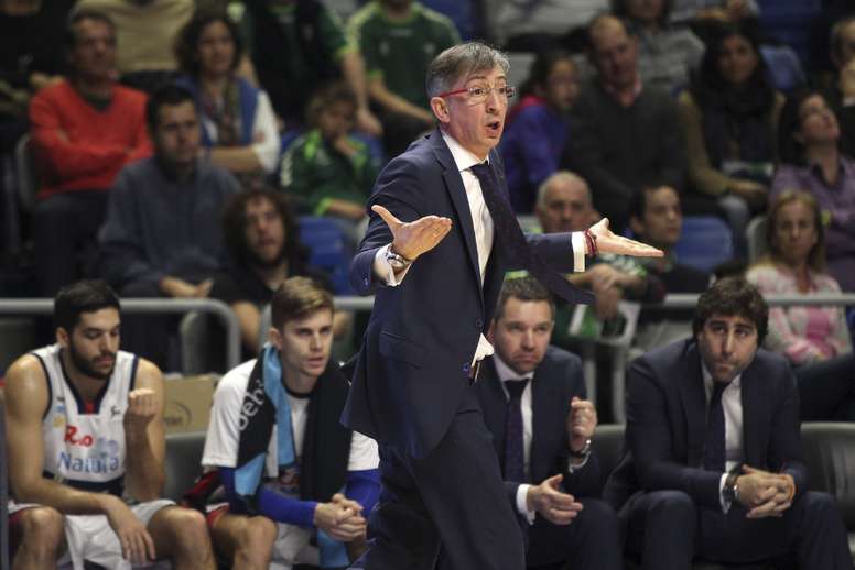 El entrenador del Rio Natura Monbus Obradoiro, Moncho Fernández, durante el último partido de la ACB. EFE