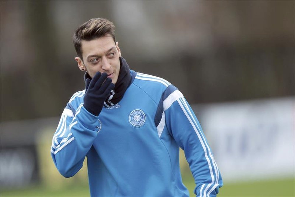 esut Ozil has become the first German player in Euro history to miss a penalty. EFE/Archivo