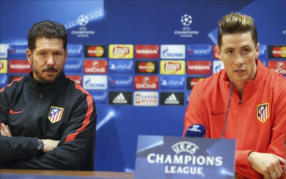 Torres y Simeone comparecen en rueda de prensa. EFE