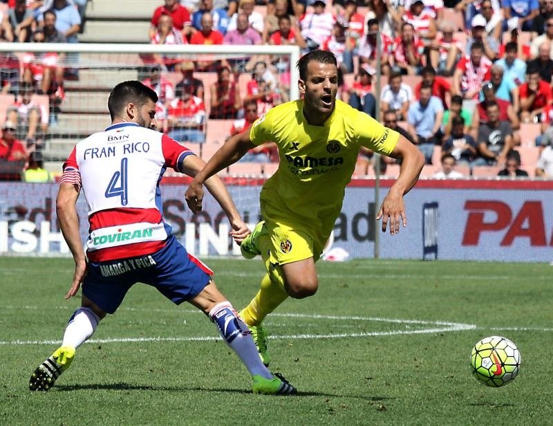 Fran Rico, en un partido entre el Granada y el Villarreal. EFE