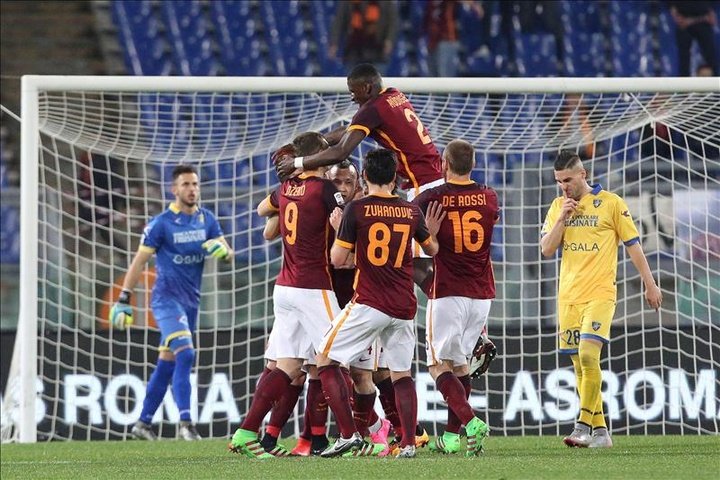 La Roma gana al Frosinone con gol de El Shaarawy en su debut