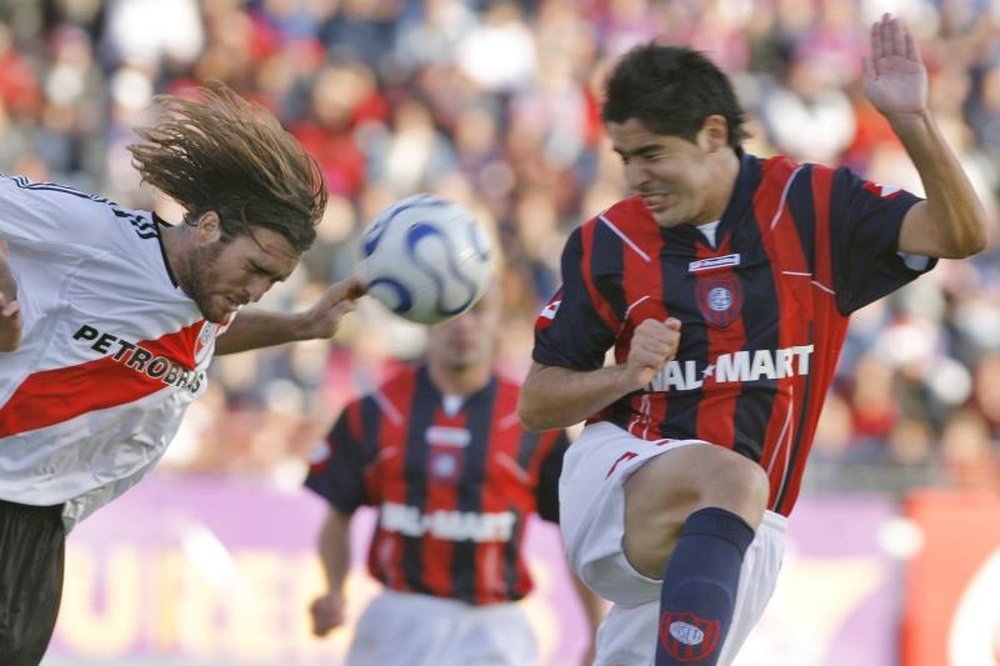 Bianchi, en la imagen, cuando jugaba con San Lorenzo, vuelve a Argentina. EFE