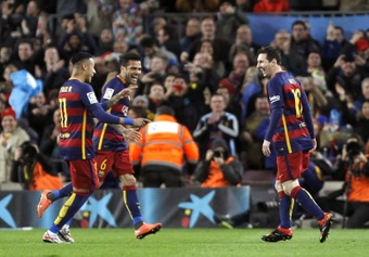 Daniel Alves quer a volta de Messi ao Barça. AFP