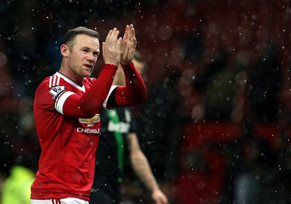 Wayne Rooney de Manchester United aplaude. EFE/Archivo