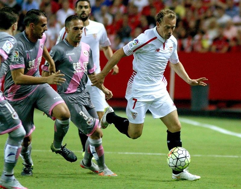 El Sevilla quiere dominar la quinta posición ante un motivado Rayo