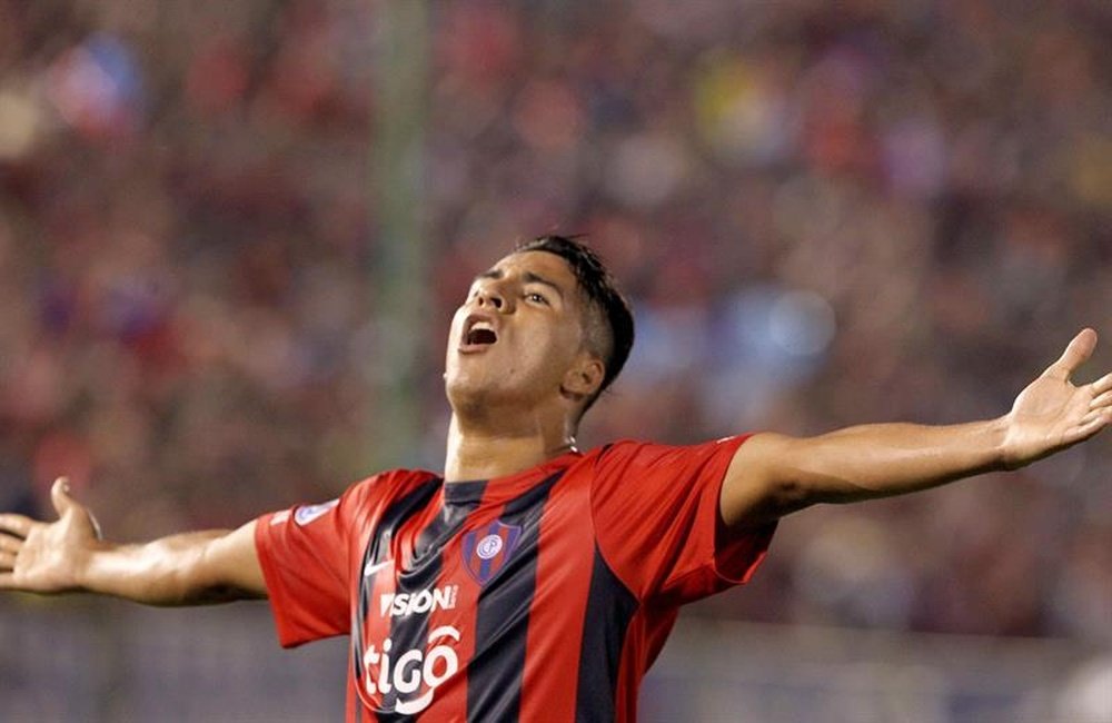 El goleador de Cerro Porteño, la novedad en Paraguay. EFE