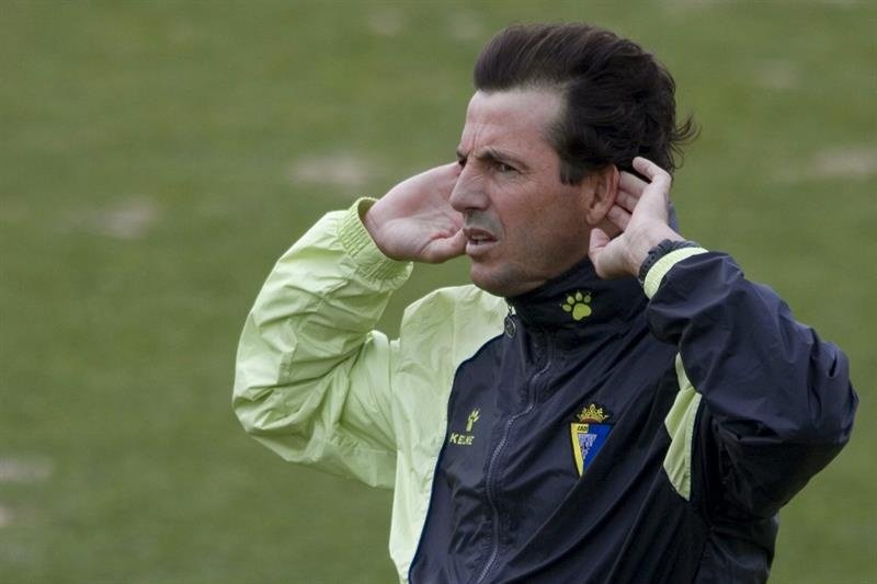 El nuevo entrenador del Granada, José Gonzalez, durante su etapa en el Cádiz. EFE/Archivo